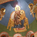 богородица с младенцем на троне с ангелами